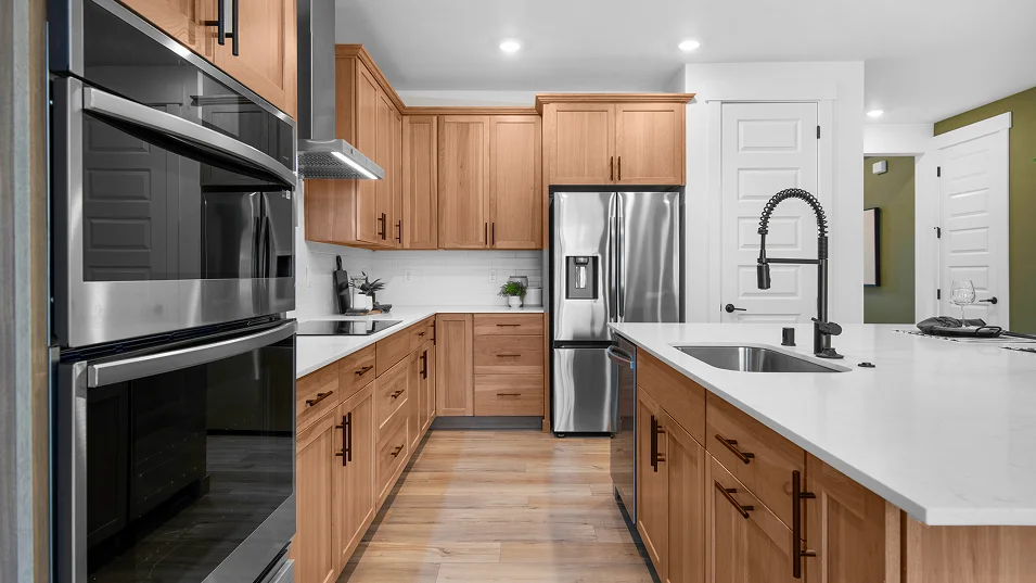 1669 Hamilton Kitchen 2of2 Base4