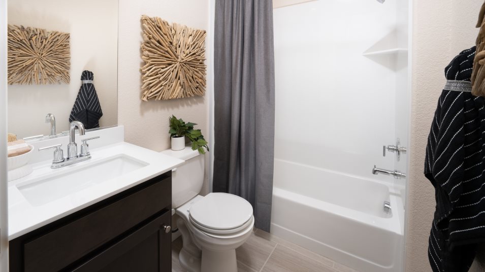 Residence 2403 Bathroom 3
