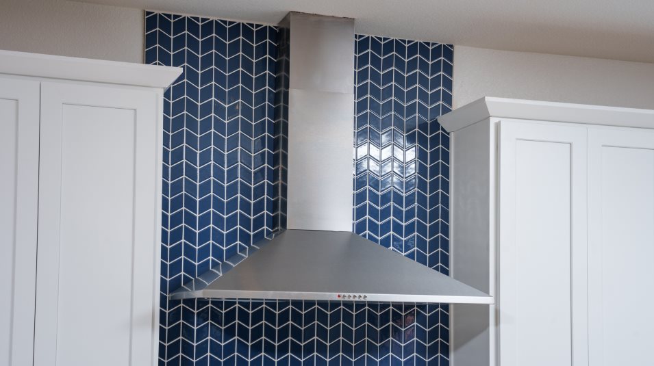 Kitchen hood feature