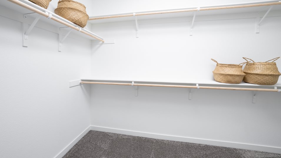 Residence 1579 Owner's Suite Walk-In Closet