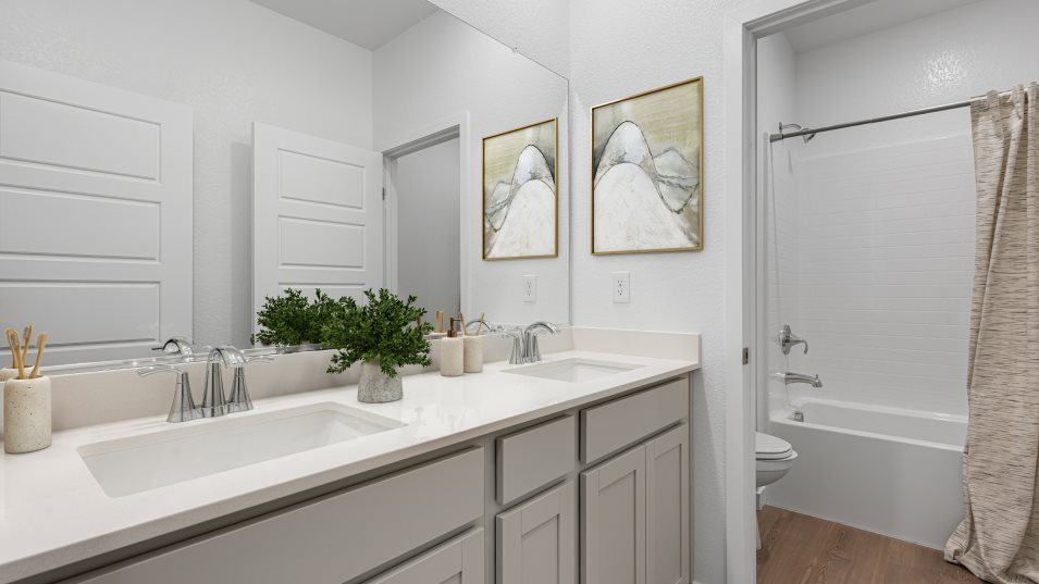 Harlow Bathroom 2