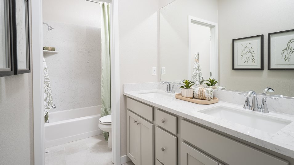 Residence 2610 bathroom 3