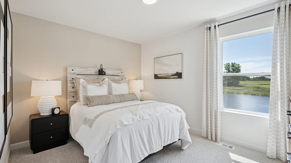 E D07 Courtland II Bed3 1of2 F1 073125