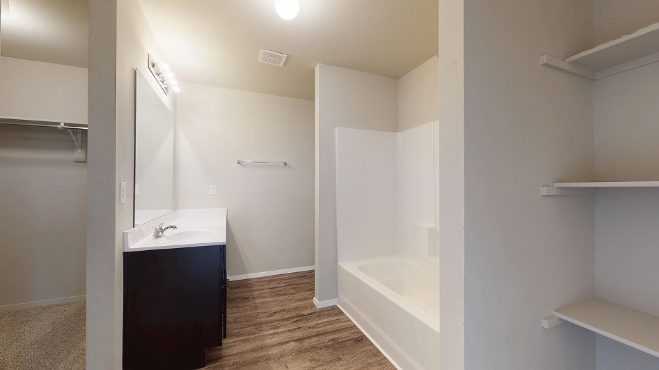 Taylor Core M810 Murrow II Owners Bath F1