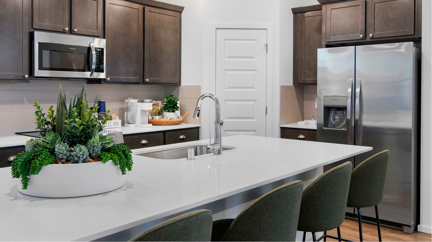 2213 Hazelwood Kitchen 1of4 F1 Base3