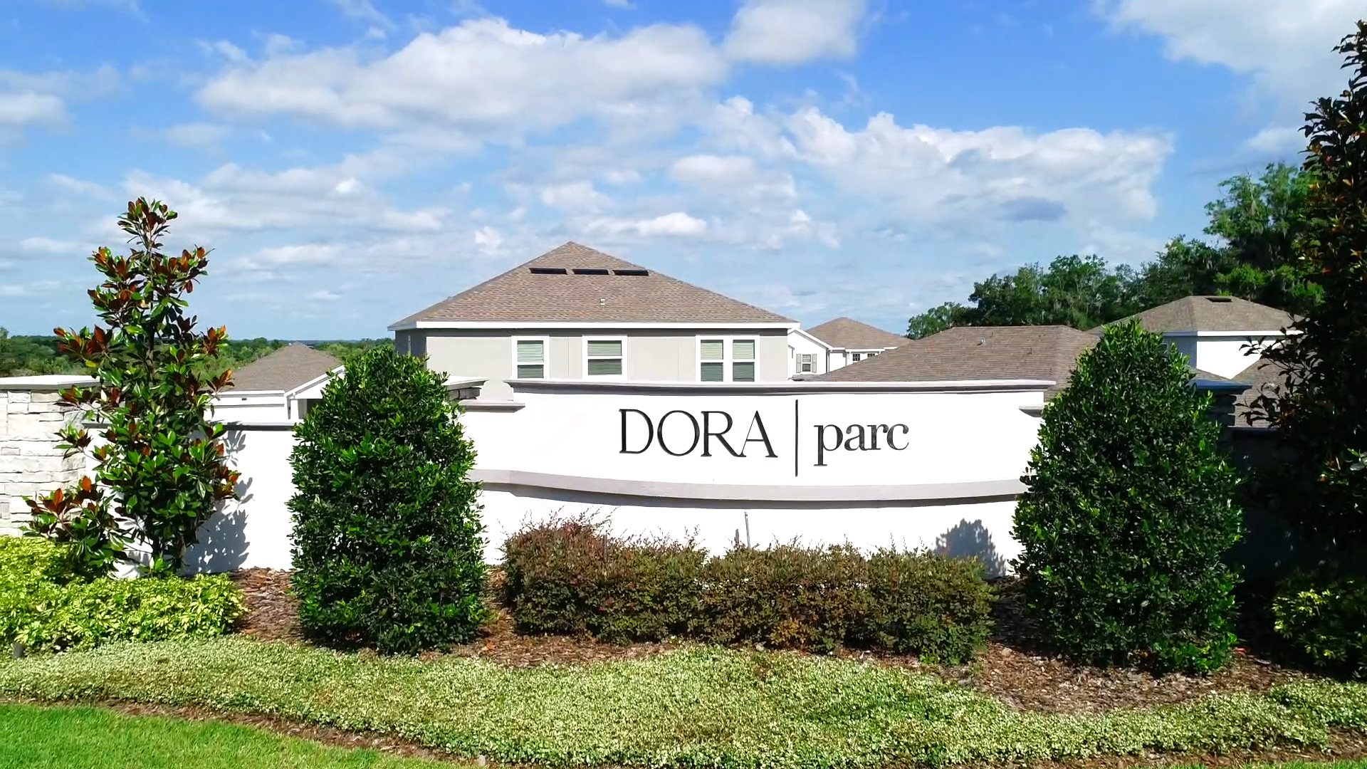 Dora Parc entry momument