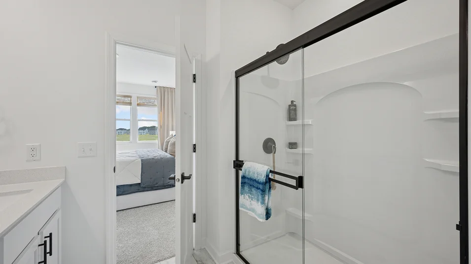 E V4 S Salerno Owners Bath 3of3 F1 080625