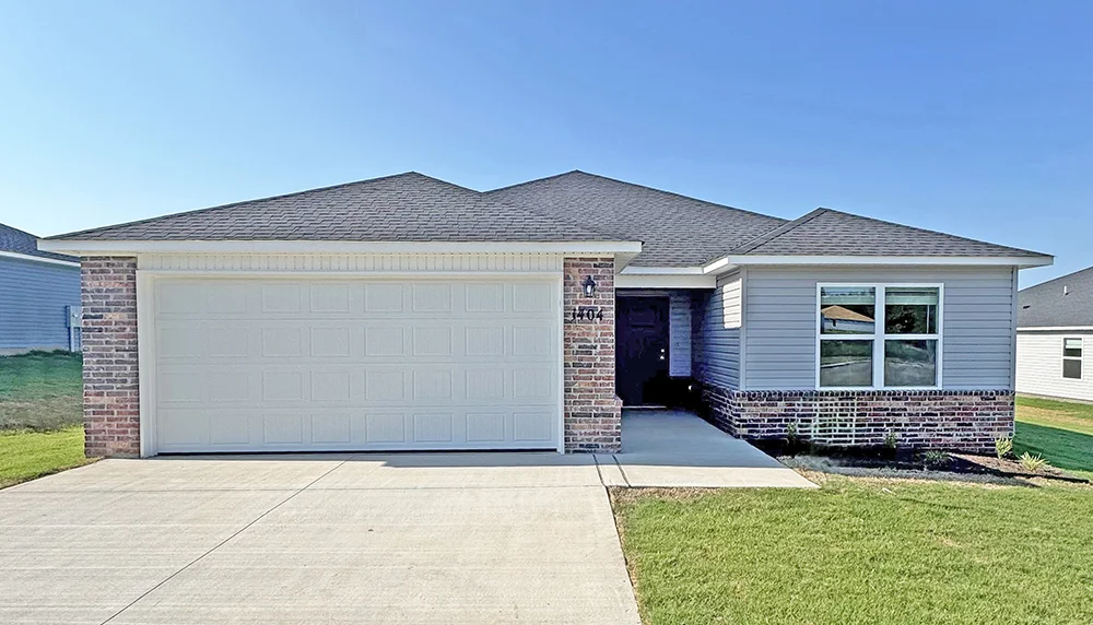Castlewood 51   1404 E Ferbrashe Ct, Siloam Springs, AR   RC Roselyn WEB