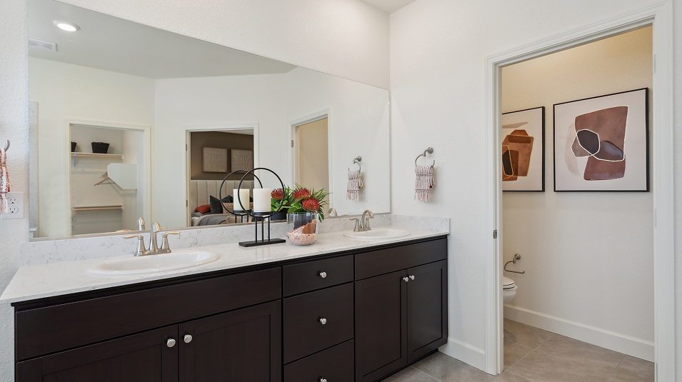 1950 Juniper Owners Bath 2of2 F1