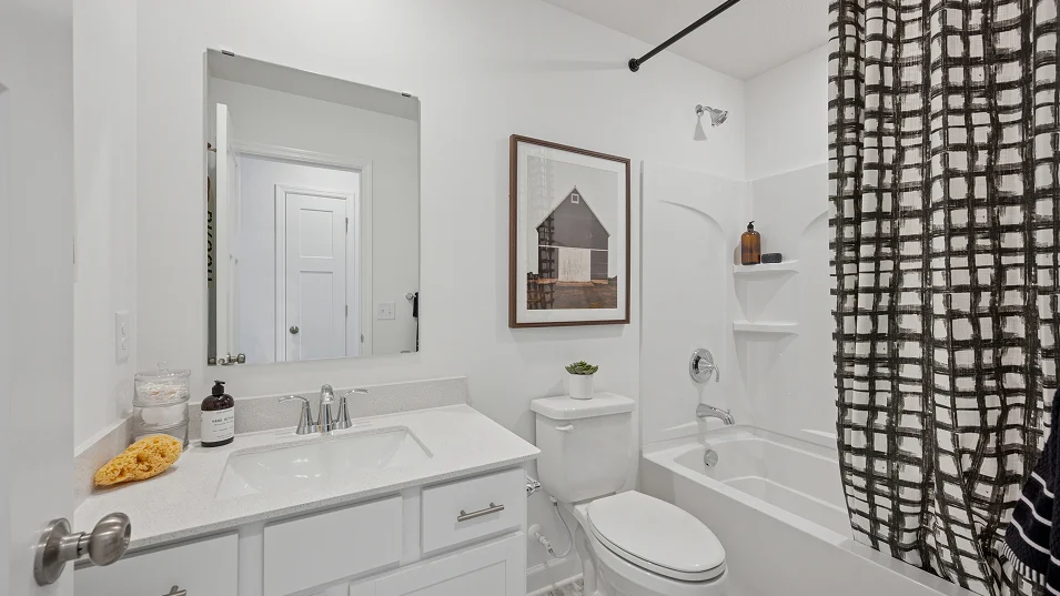 E D07 Courtland II Bath2 F1 073125