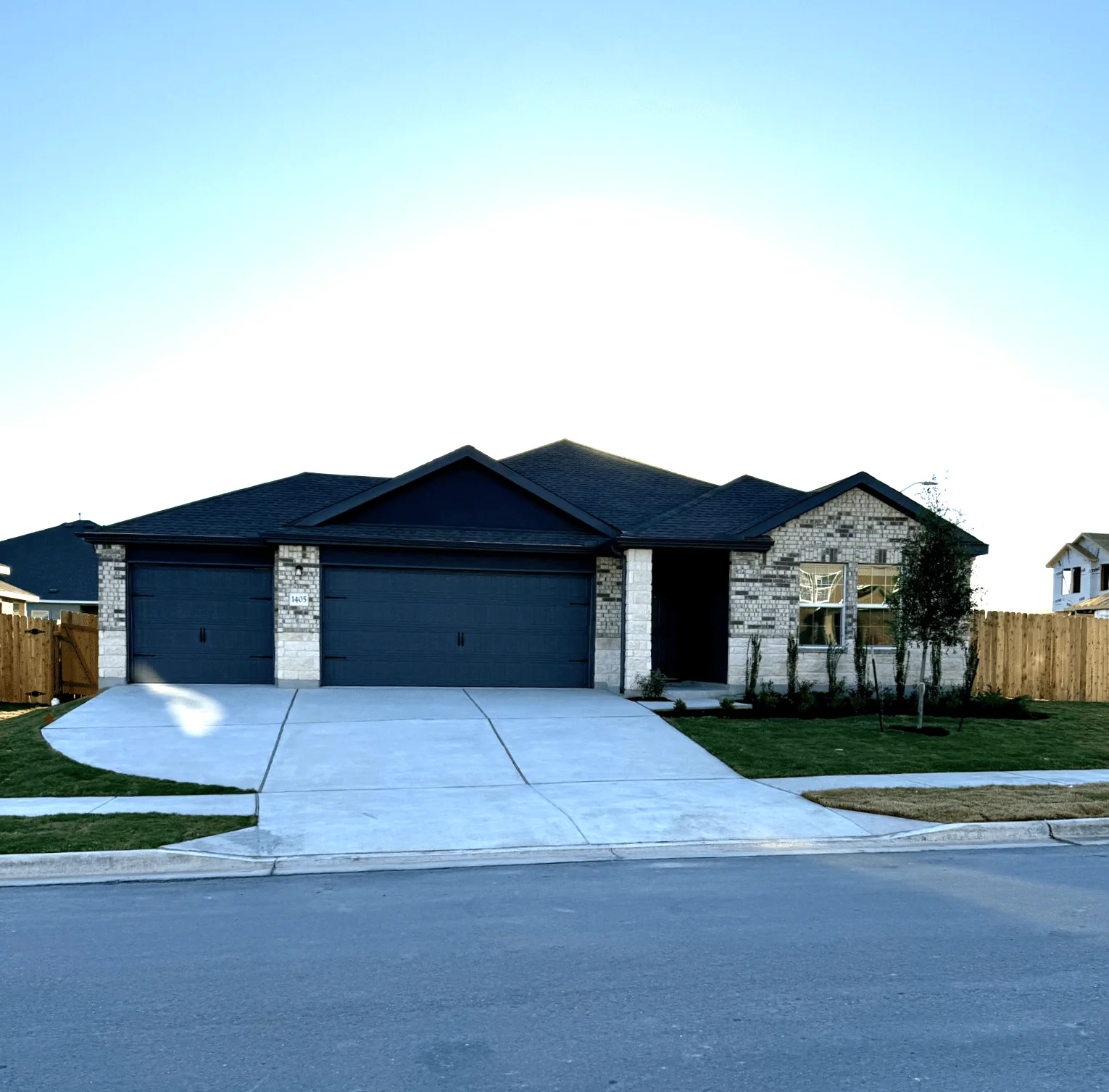 1405 Pickerel Street   Exterior