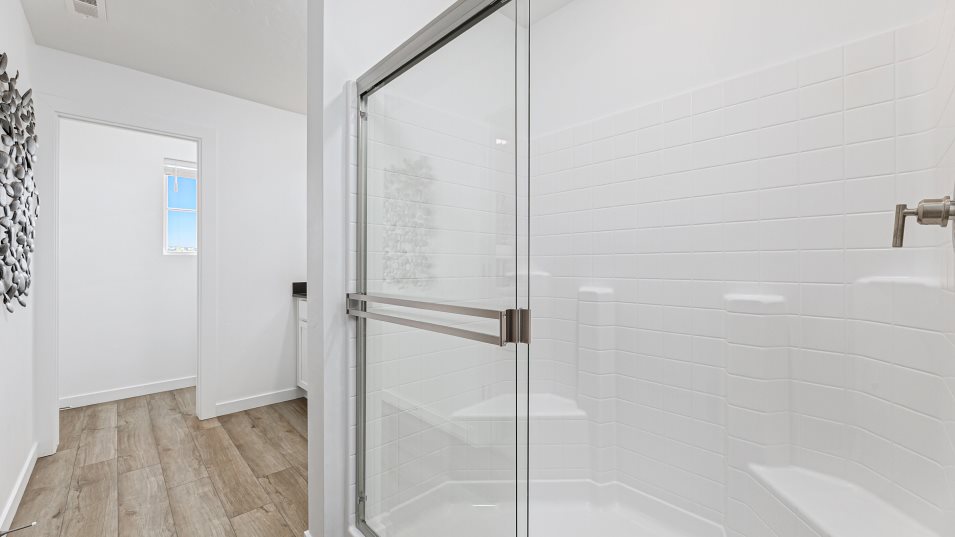 Plan 1870 Owner's Suite Bathroom