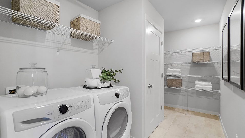 2213 Hillsdale Laundry F2