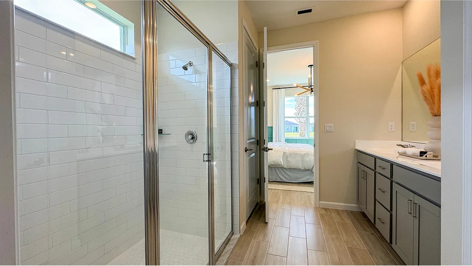 1714 Alexia Owners Bath 2of2 F1 5 2 25