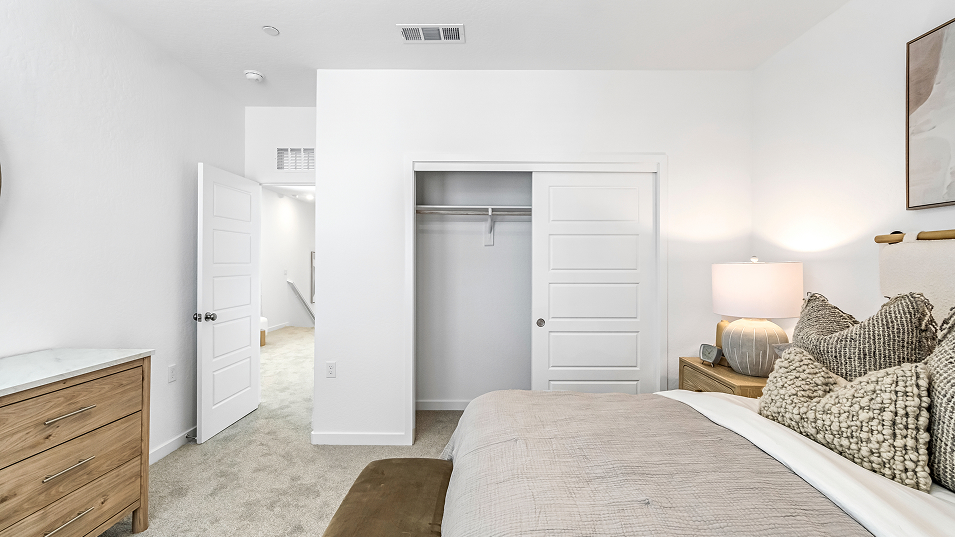 2501 Lyra Bed3 2of2 F2