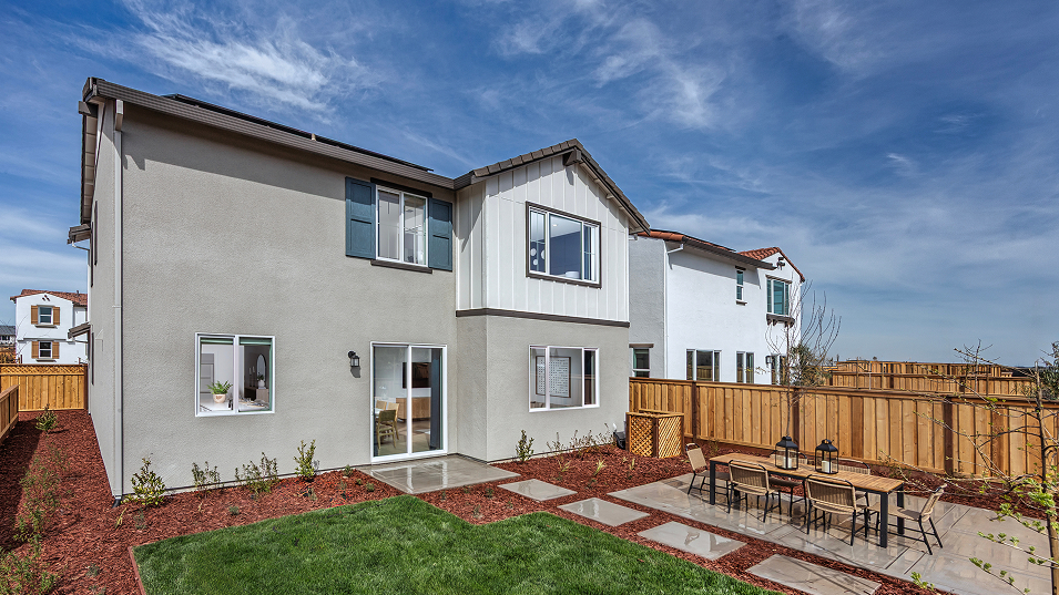 Lugano Lakeshore Res4 Exterior Back 1of2 041425