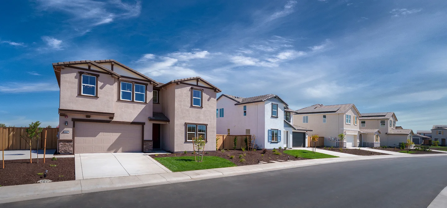 Symphony Arbor Ranch Streetscape (1)