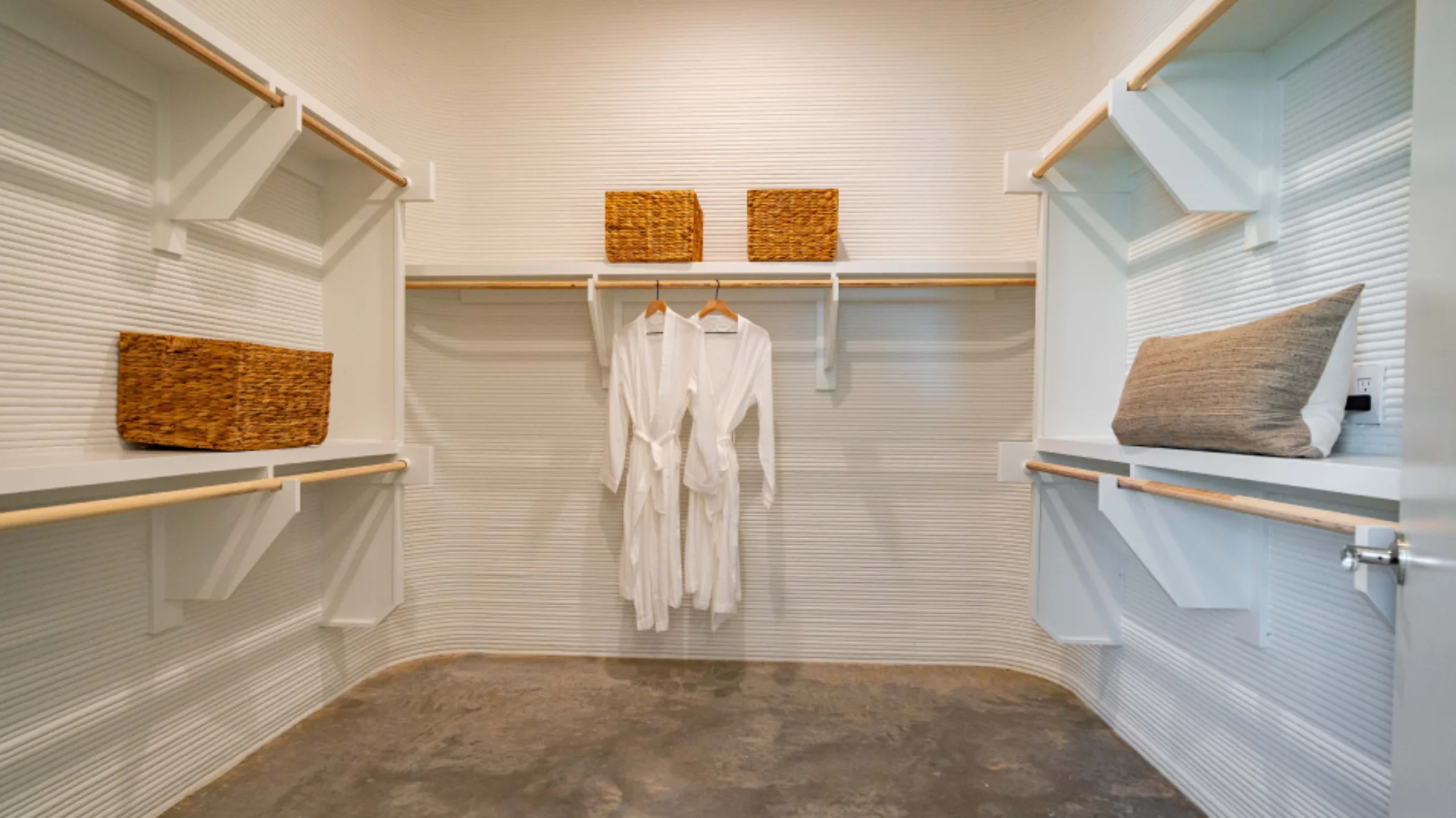 Rune Owner's Walk-In Closet