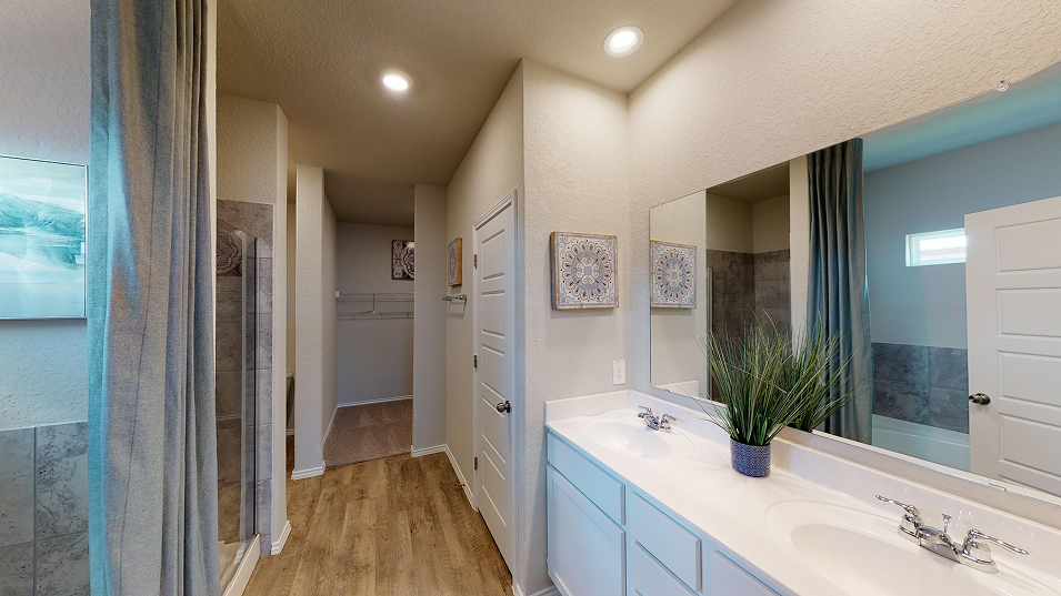 Taylor Core G300 Glenwood Owners Bath 2of2 5 19 25