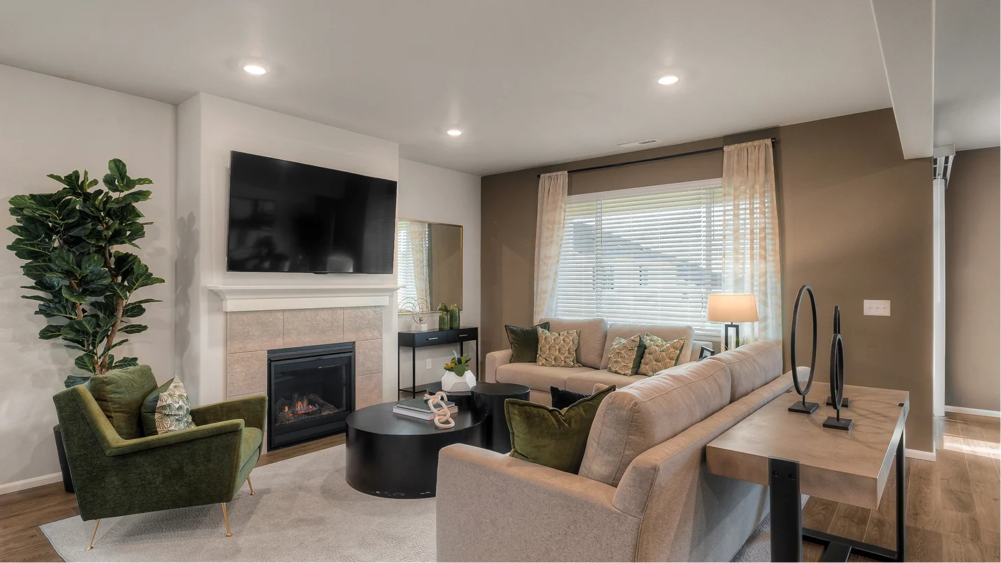 2501 Magnolia Great Room 1of2 F1 Base1