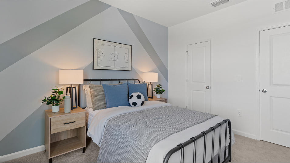 1835 Vivid Bed2 2of2 F2 9 24 25