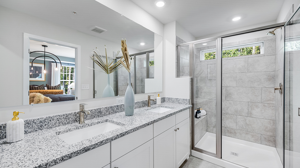2705 Arcadia NG Owners Bath 1of2 F3 Base2 062325