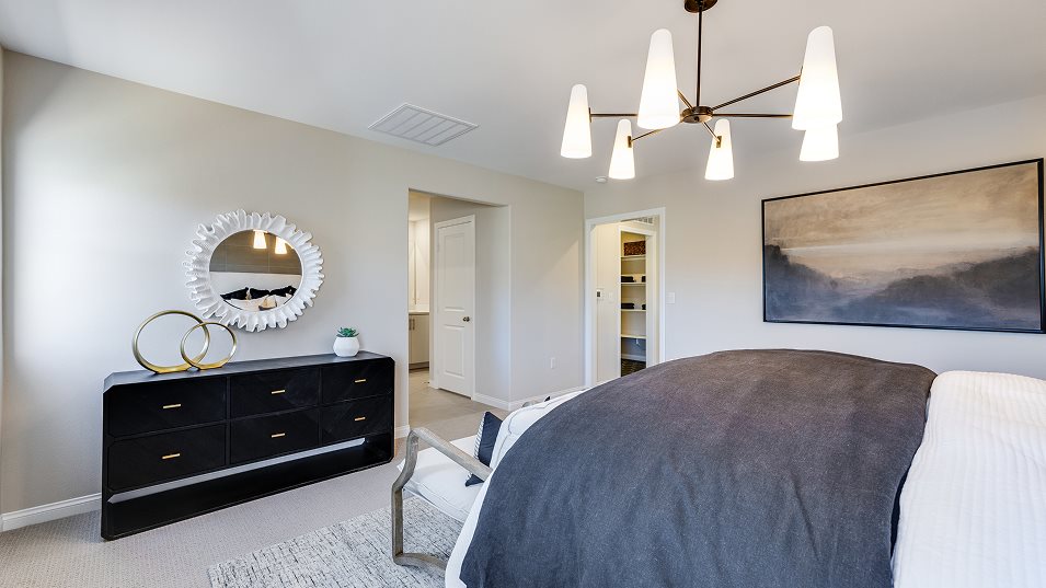 Res 3 owners suite bedroom