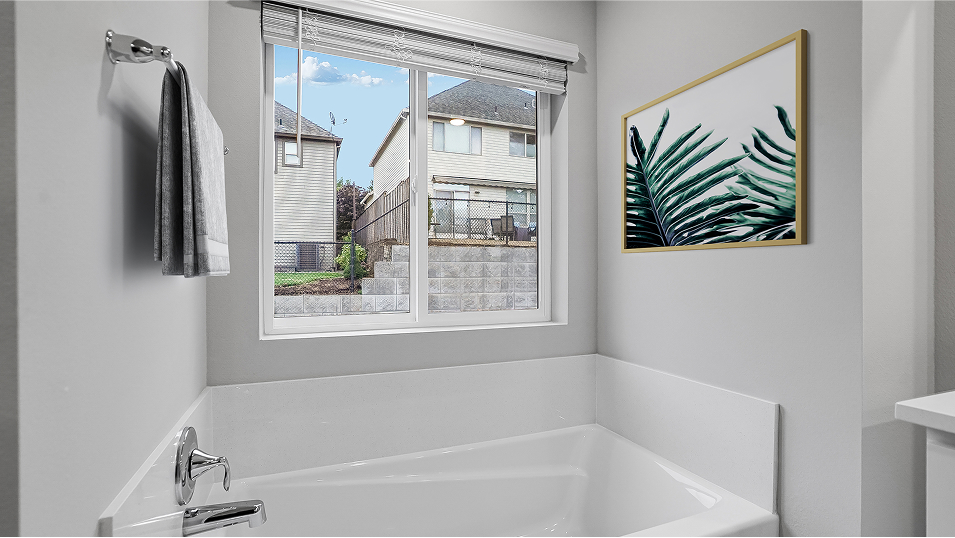 3376 Sellwood Owners Bath 2of2 F2 Base2