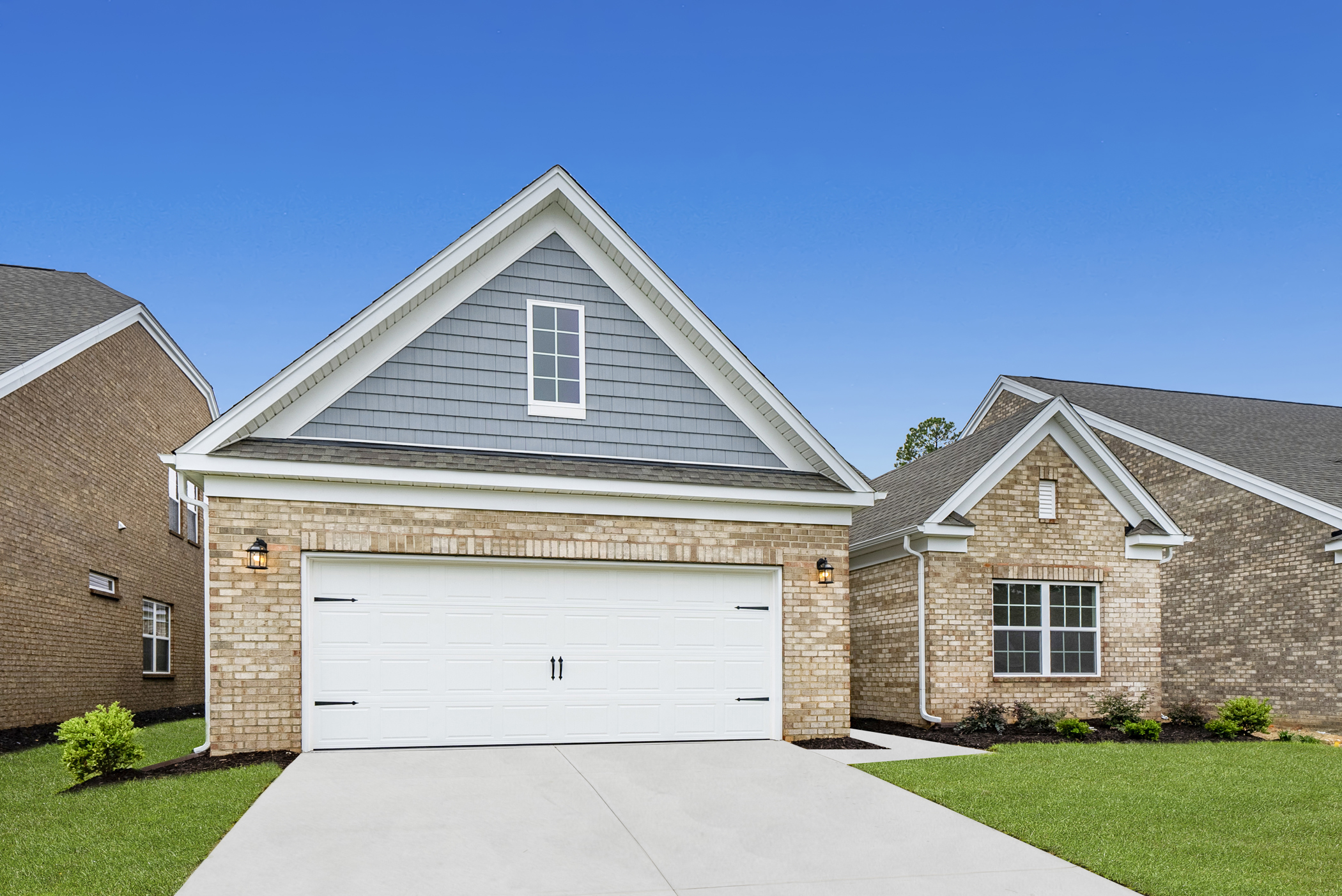 Columbia Woodcreek Northwoods Beacon 112 Exterior 2of3