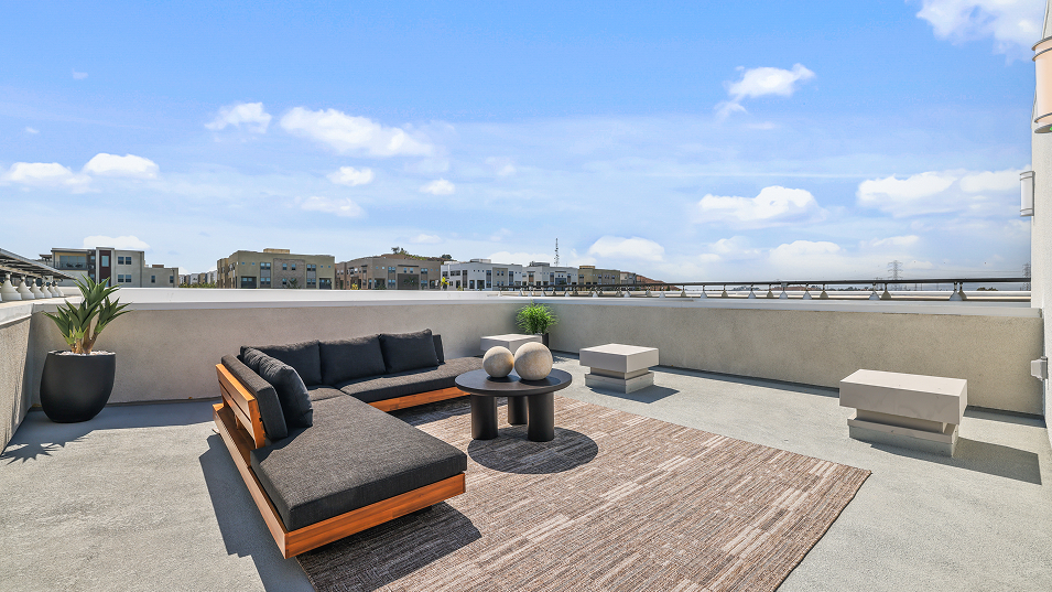 Crest Metro Heights Res3 X Rooftop 1of3 F4