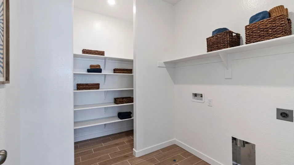 Honeycomb laundry interior