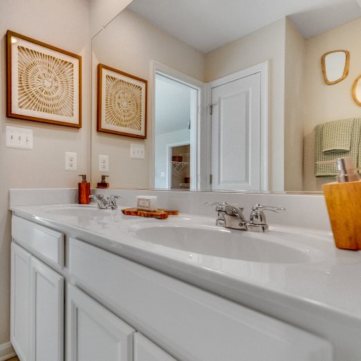 Lancaster Owners Bathroom