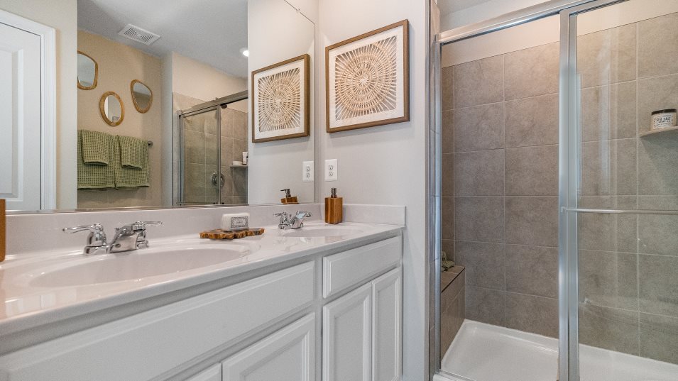 Lancaster Owners Bathroom