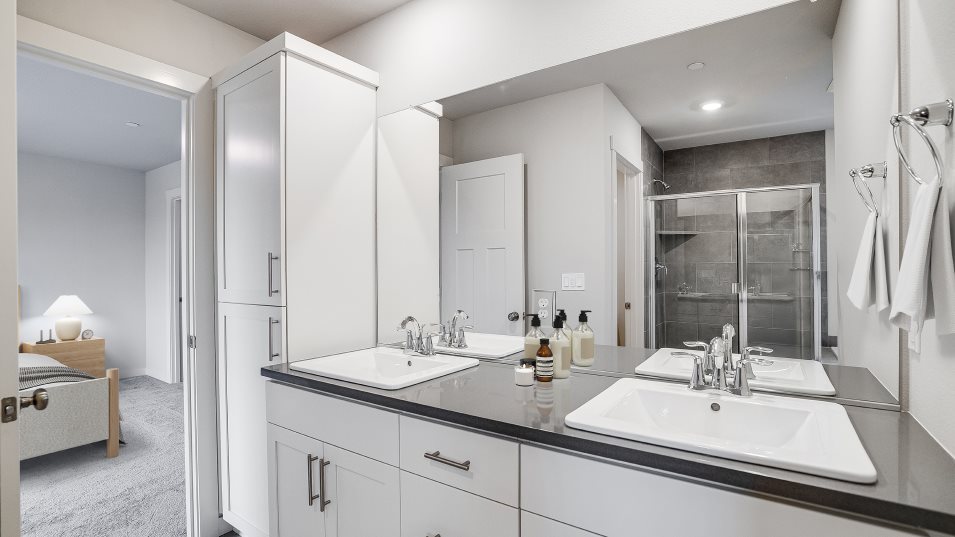 Hazel Owner's Suite Bathroom