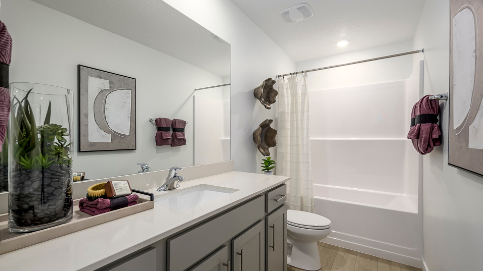 1714 Res M Bath2 F2 Base3