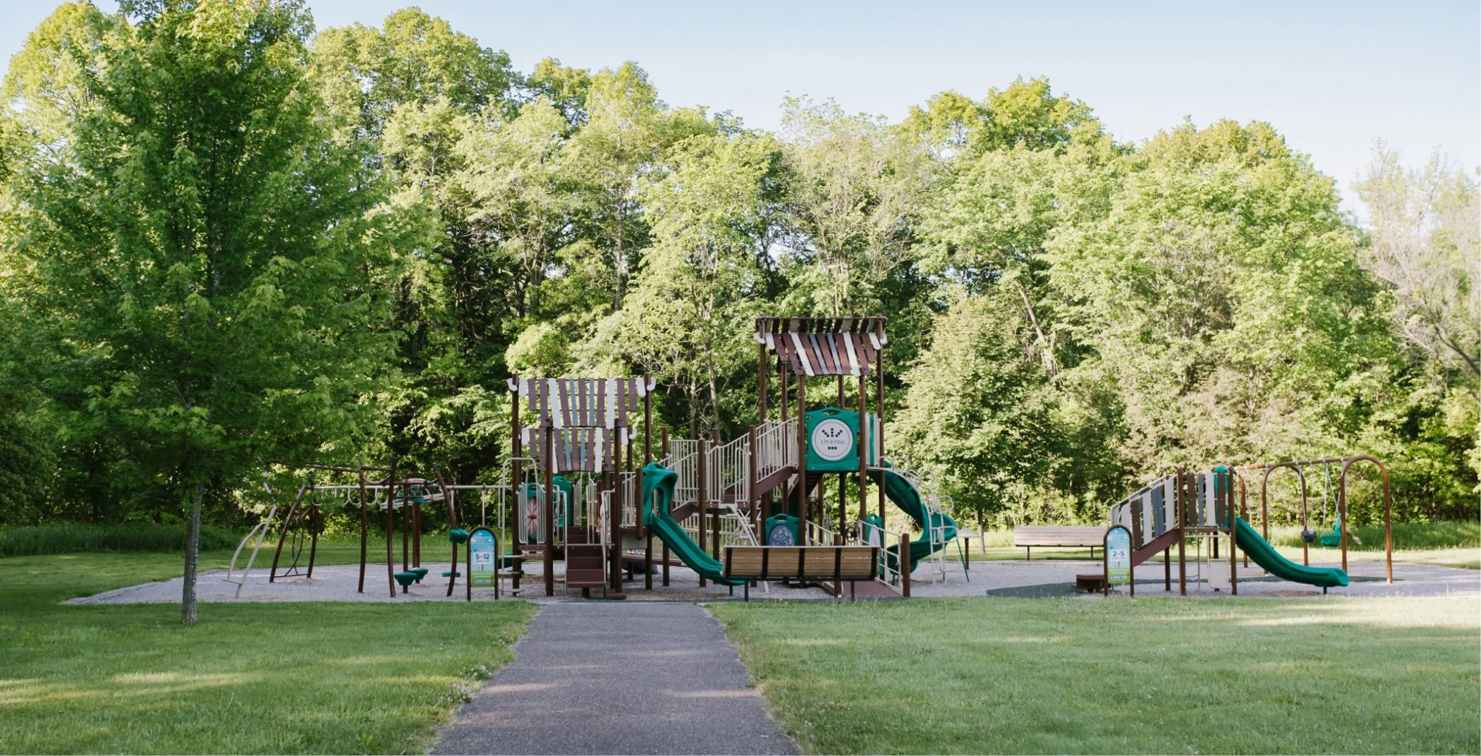 Ramsey playgrounds