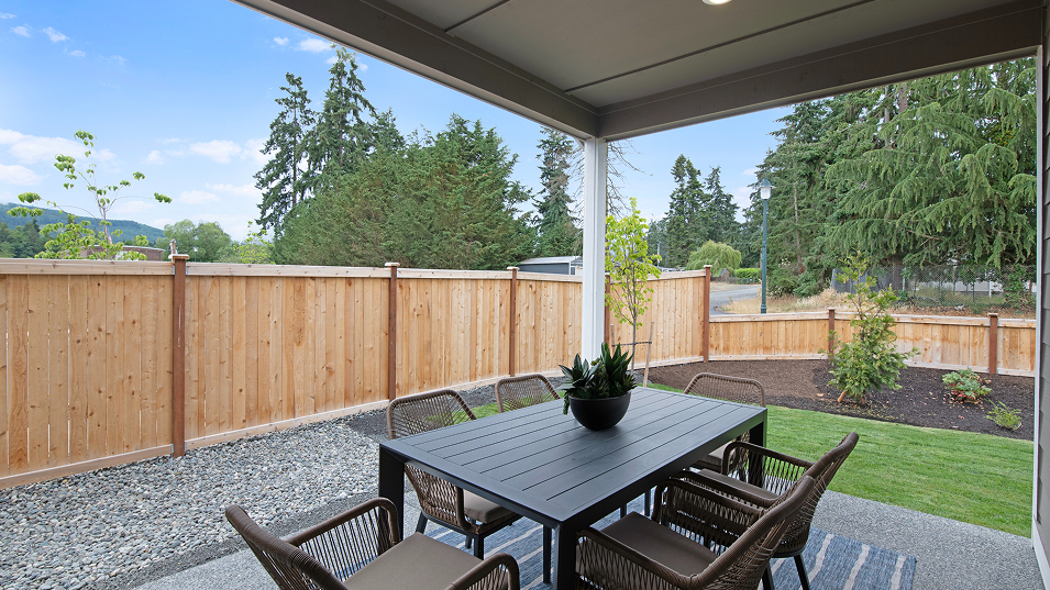 1464 Creston Covered Patio 1of2 Base2