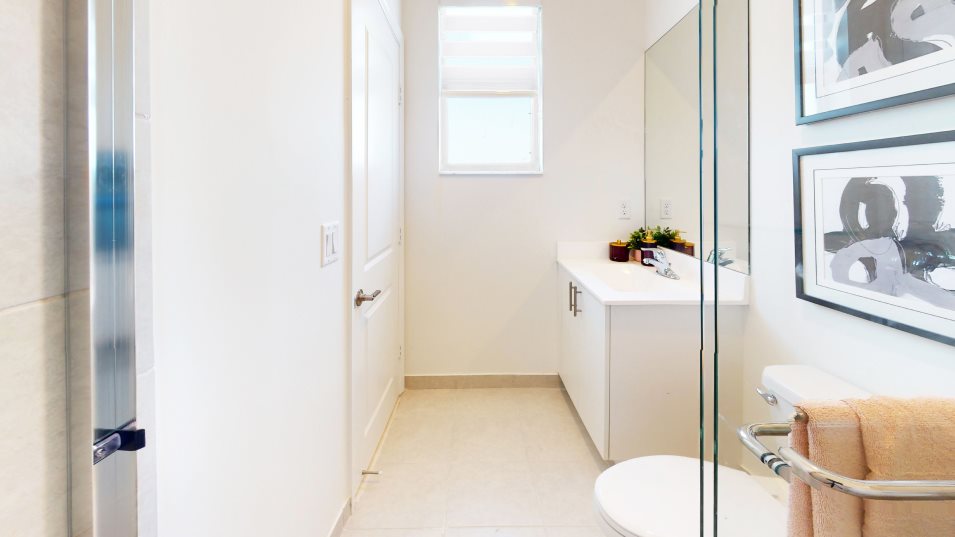 Casis owner's suite bathroom