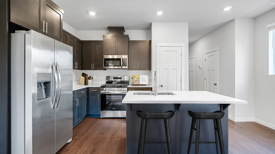 1686 Oliver Kitchen 2of2 F1