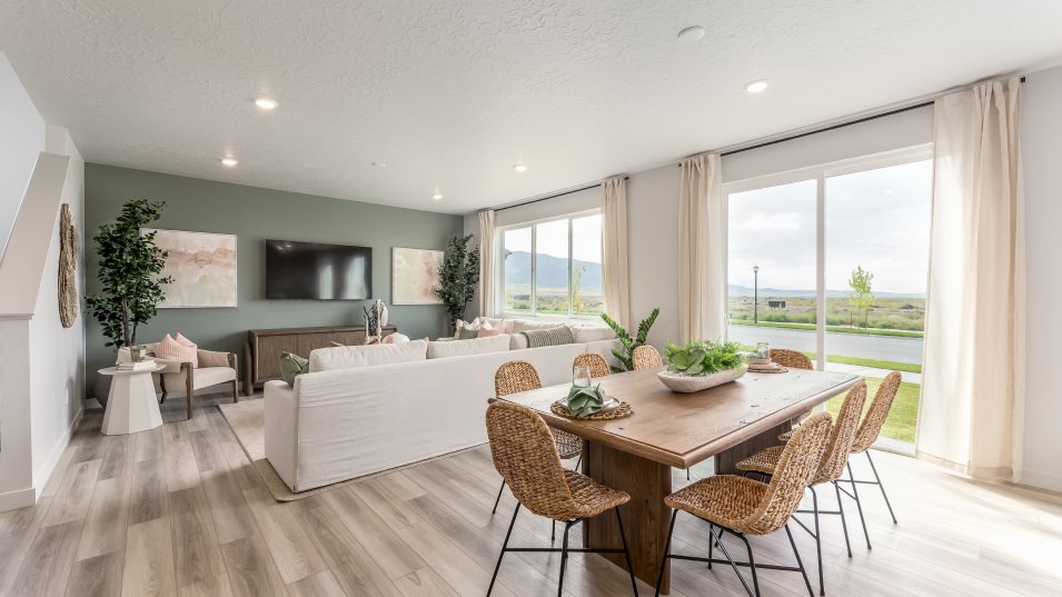 Mesa Dining Room