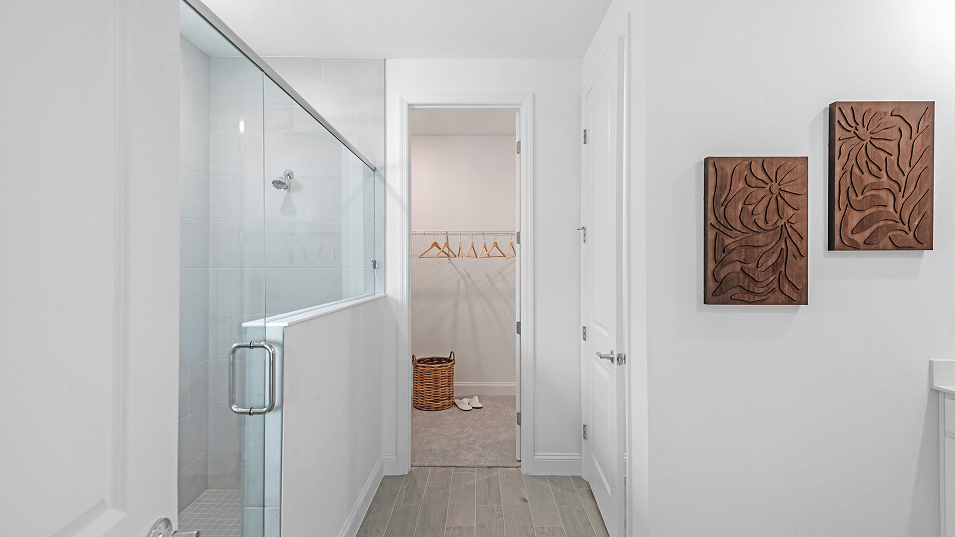 1774 Kate II Owners Bath 1of3 Base2 042425