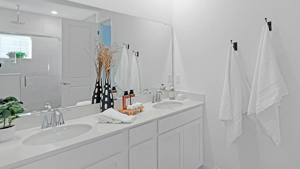 1774 Kate II Owners Bath 3of3 Base2 042425