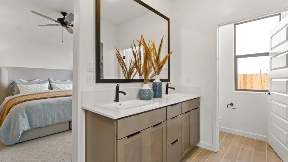 Arroyo owners bathroom