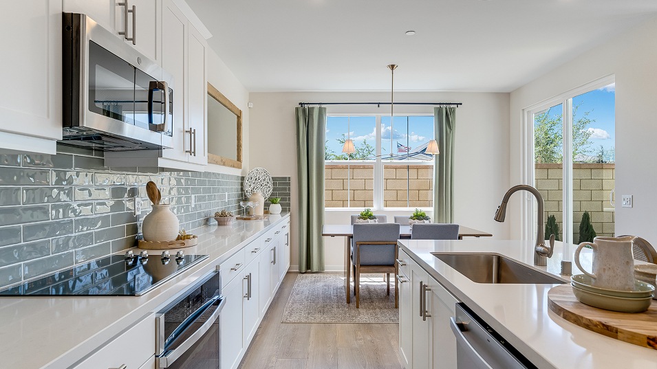Luxe Nuvo Parkside Res1 Kitchen 2of3 F1