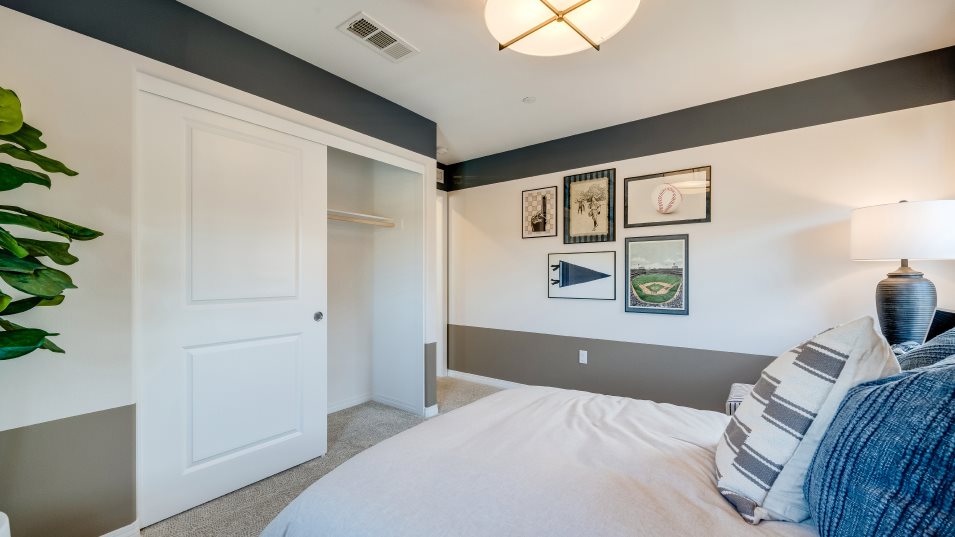 bed4 interior
