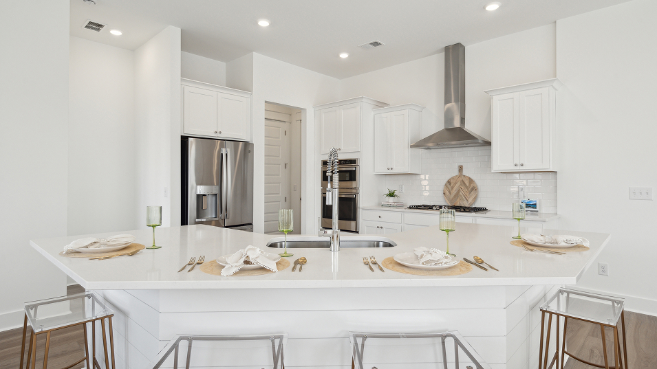 2855 Fletcher Kitchen 3of6 F1 8 6 25