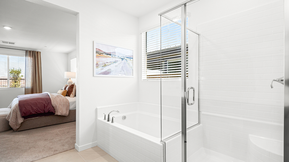 2550 Royal Owners Bath 2of3 F1