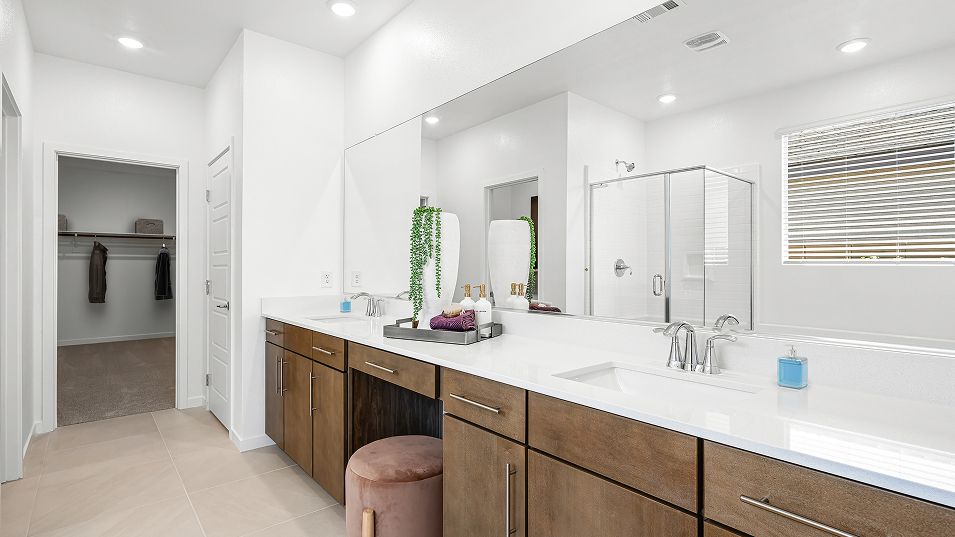 2550 Royal Owners Bath 3of3 F1