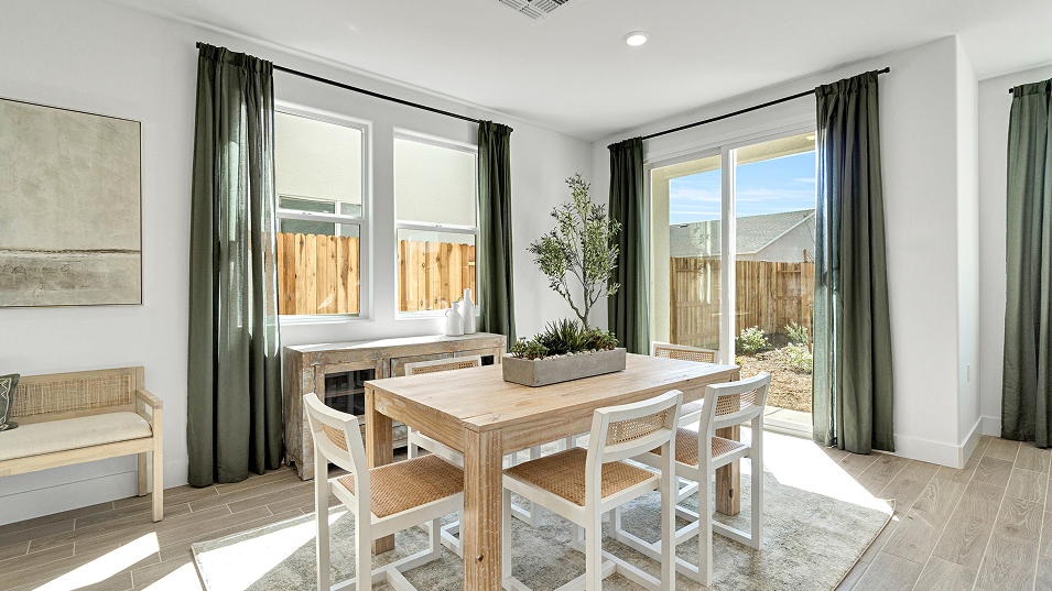 4102 Kallos Dining 1of2 F1 Base2