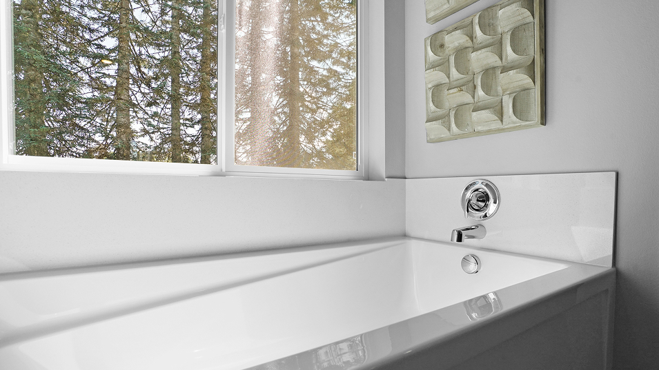 2213 Hillsdale Owners Bath 2of2 F2